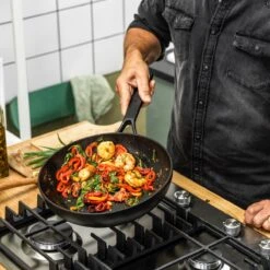 KitchenAid Classic Forged Aluminium Wok ø28cm - Zwart - Inductie - Anti-aanbak -Keukengerei Verkoop 1200x1200 317