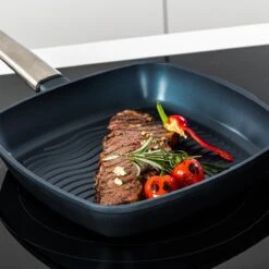 Westinghouse Performance Series - Grillpan Inductie 28cm - Luxe Grillpan - Blauw - Steakpan - Geschikt Voor Alle Warmtebronnen Inclusief Inductie En Ovenbestendig -Keukengerei Verkoop 1200x1200 649