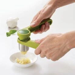 Joseph Joseph Helix Knoflookpers - 17,6 X 4,6 X 5,8 Cm - Groen -Keukengerei Verkoop 1200x1200 813