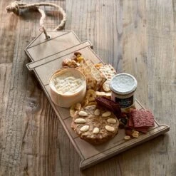 Riviera Maison Serveerplank Hout, Borrelplank, Vuurtoren - RM Lighthouse Chopping Board - Bruin - Mangohout, Aluminium -Keukengerei Verkoop 1200x1200 972