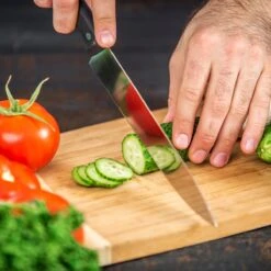 Luxe Snijplankenset Met Houder Van In Round – 4 Snijplanken – Houten Snijplank Rechthoek – Zwart Metalen Houder – Bamboe Hout – Serveerplank Hakblok Broodplank – Ontbijtplankjes Set – Cutting / Chopping Board – Keukengerei – Snijplankje – Borrelplank -Keukengerei Verkoop 1200x1200 987