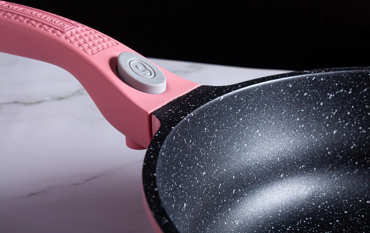 Royalty Line Inductie Pannenset - Luxe 14-delige Pannenset Marmeren Coating - Pannen Met Afneembare Handvaten - Oven-Ready - PFAS-Vrij - Voor Alle Warmtebronnen - Afneembare Koudgrepen - Antiaanbaklaag - Koekenpan Met Glazen Deksels - Roze 5 Royalty Line Inductie Pannenset - Luxe 14-delige Pannenset Marmeren Coating - Pannen Met Afneembare Handvaten - Oven-Ready - PFAS-Vrij - Voor Alle Warmtebronnen - Afneembare Koudgrepen - Antiaanbaklaag - Koekenpan Met Glazen Deksels - Roze - Afbeelding 5