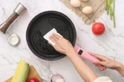 Royalty Line Inductie Pannenset - Luxe 14-delige Pannenset Marmeren Coating - Pannen Met Afneembare Handvaten - Oven-Ready - PFAS-Vrij - Voor Alle Warmtebronnen - Afneembare Koudgrepen - Antiaanbaklaag - Koekenpan Met Glazen Deksels - Roze 23 Royalty Line Inductie Pannenset - Luxe 14-delige Pannenset Marmeren Coating - Pannen Met Afneembare Handvaten - Oven-Ready - PFAS-Vrij - Voor Alle Warmtebronnen - Afneembare Koudgrepen - Antiaanbaklaag - Koekenpan Met Glazen Deksels - Roze -Keukengerei Verkoop 1200x799 35