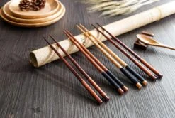 Merkloos Handgemaakte Japanse Eetstokjes - Chestnut -Keukengerei Verkoop 1200x808 1