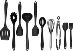 Merkloos 10 DELIG Siliconenkeuken Set | Kookgerei Anti Aanbak | 1x Bakspaan + 1x Spaghettilepel +1x Opscheplepel +1x Soeplepel +1x Grote Pannenlikker + 1x Schuimspaan + 1x Garde + 1x Saladetang/BBQ Tang + 1x Kleine Pannenlikker + 1x Insmeerborstel -Keukengerei Verkoop 1200x836 5