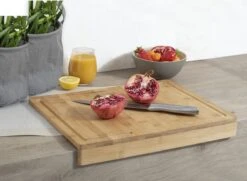 Merkloos Bamboe Aanrecht Snijplank Met Steunrand En Sapgroef -Keukengerei Verkoop 1200x878 3