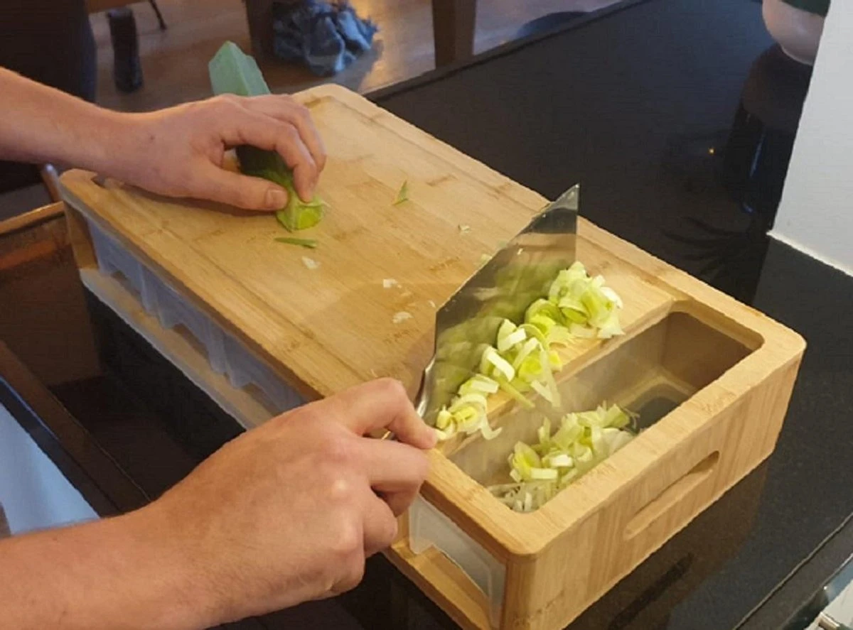 HUISSON Luxe Houten Snijplank XXL Met 5 Opvangbakken En 4 Raspen 50 X 27 X 10 Cm Groentesnijder Keukengerei Snijplank Hout BBQ 11 HUISSON Luxe Houten Snijplank XXL Met 5 Opvangbakken En 4 Raspen 50 X 27 X 10 Cm Groentesnijder Keukengerei Snijplank Hout BBQ - Afbeelding 11