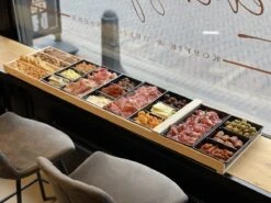 Sjoelbak - Borrelsjoelbak - Hapjesplank - Borrelplank - Mini Sjoelbak 120 Cm Met Zwarte Bakjes - Kleine Sjoelbakken -Keukengerei Verkoop 1200x899 7