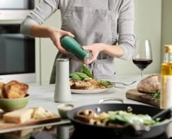 Zout- En Pepermolen, Groen, Set Van 2 Stuks - Joseph Joseph | Editions -Keukengerei Verkoop 1200x972 3