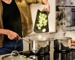 Opvouwbare Snijplank, Klein, Zwart - Joseph Joseph | Chop2Pot Plus -Keukengerei Verkoop 1200x973