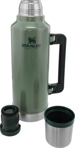 Stanley The Legendary Classic Bottle 1,90L - Thermosfles - Hammertone Green -Keukengerei Verkoop 613x1200 1